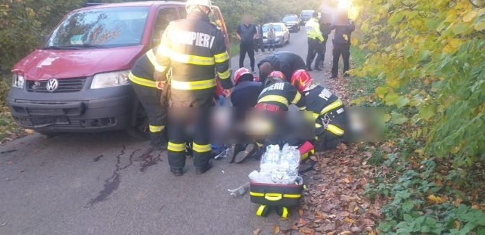 FOTO. Accident MORTAL în Cluj, între o mașină și o motocicletă. Femeie, dusă la spital cu elicopterul SMURD.